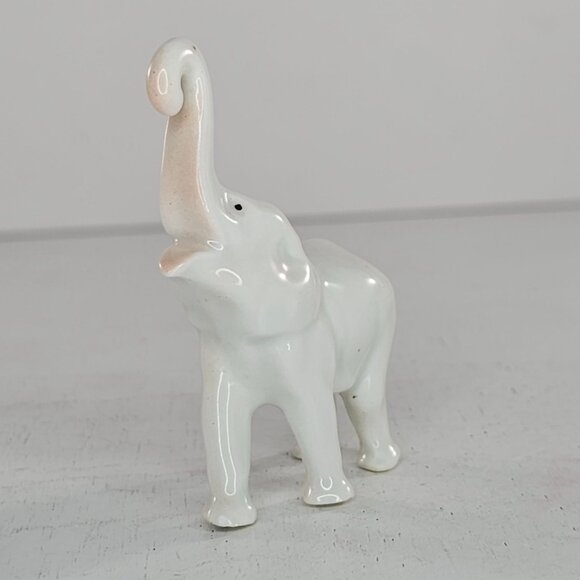 Vintage Pfeffer Gotha Porzellan Germany Elephant Miniature Figurine Trunk Up - Picture 3 of 7